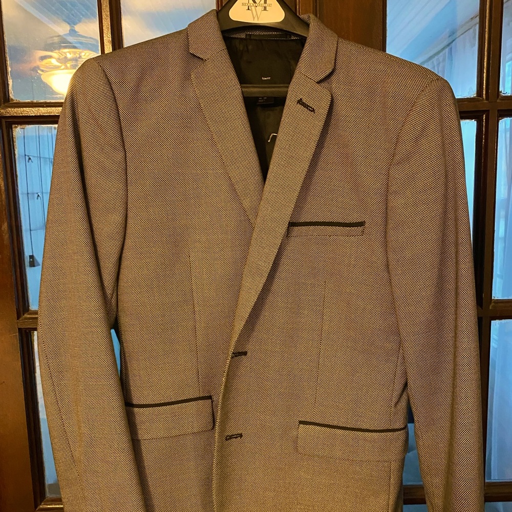 H&M men’s blazer. 38R